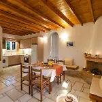 Maria's Village Two Bedroom House 5 Páros