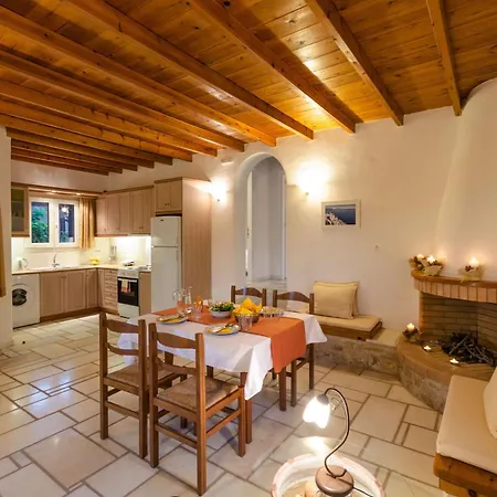 Maria's Village Two Bedroom House 5 度假居